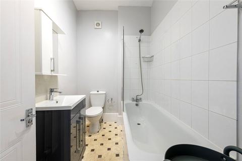2 bedroom apartment to rent, East Hill, SW18