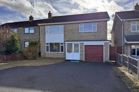 4 bedroom detached house to rent, Gunthorpe Road, Peterborough