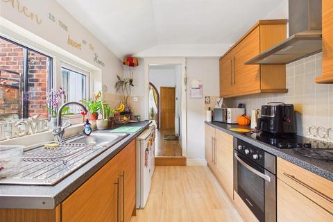2 bedroom terraced house for sale, Edward Street, Hessle