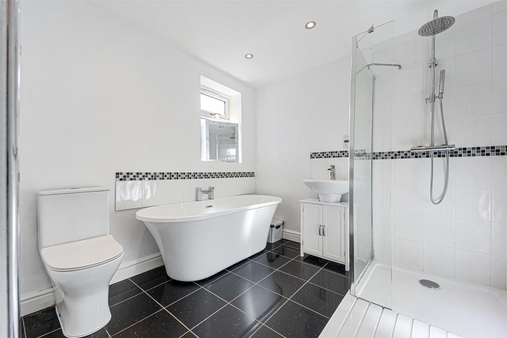 5 Fairholme Avenue-30.jpg
