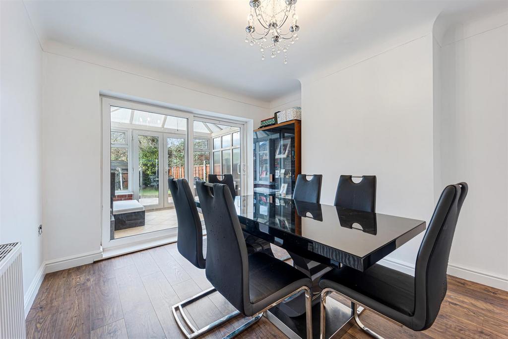 5 Fairholme Avenue-49.jpg