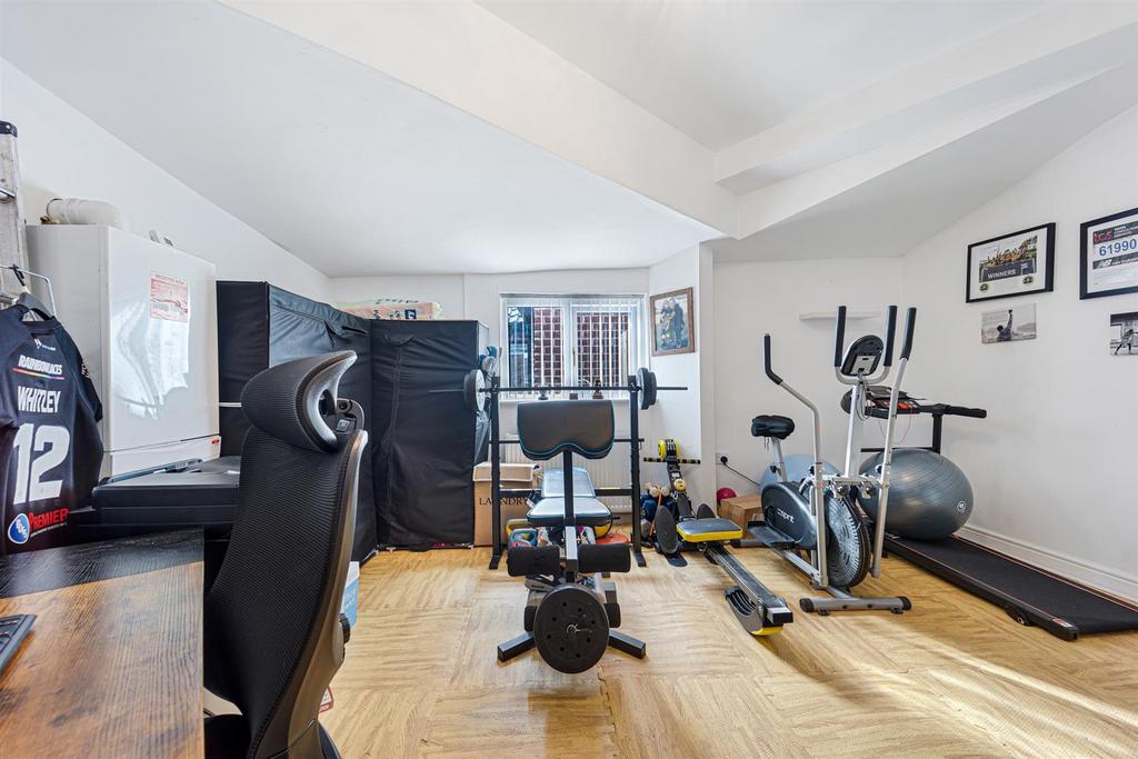 5 Fairholme Avenue-36.jpg
