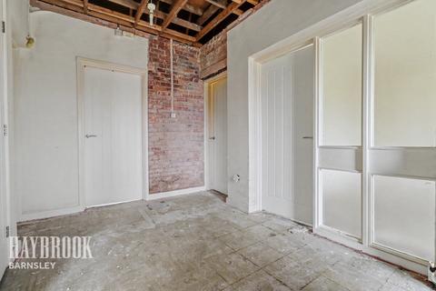 undefined, Pine Close, Hoyland