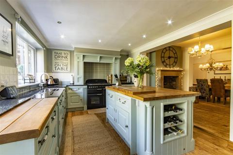 4 bedroom semi-detached house for sale, Main Road, Cutthorpe, Chesterfield