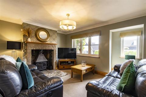 4 bedroom semi-detached house for sale, Main Road, Cutthorpe, Chesterfield