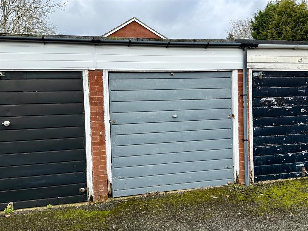 TO11 Garage.jpg