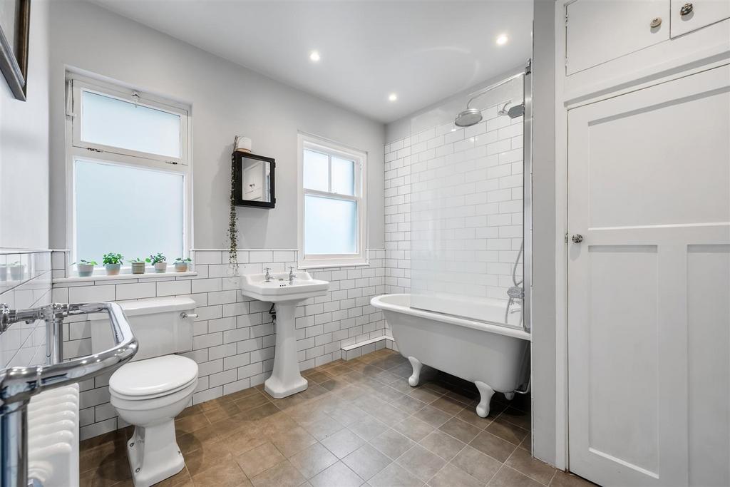 Bathroom.jpg
