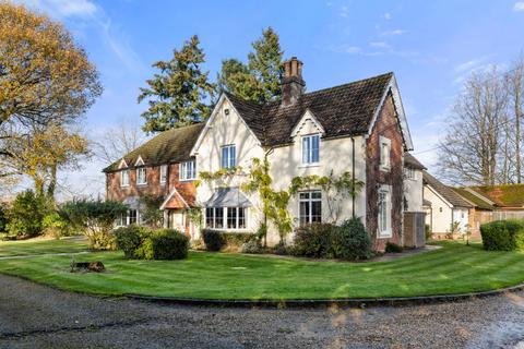 undefined, Woolmer Lane, Bramshott, Liphook, Hampshire, GU30