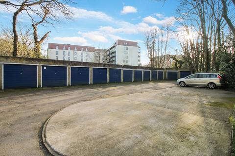 3 bedroom apartment for sale, Highgate Court, Farnborough, Farnborough , GU14