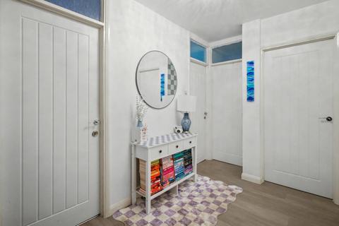 3 bedroom apartment for sale, Highgate Court, Farnborough, Farnborough , GU14
