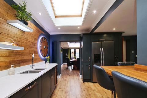 3 bedroom semi-detached house for sale, Langdale Avenue, York