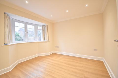 undefined, Midway, Walton-on-Thames, KT12