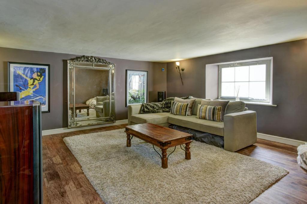 Bedroom/Reception