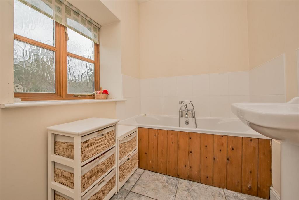 Family Bathroom / WC: