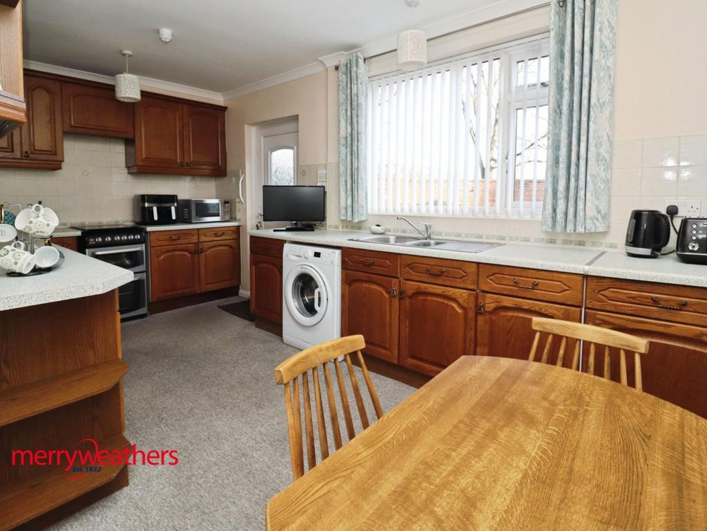Dining kitchen