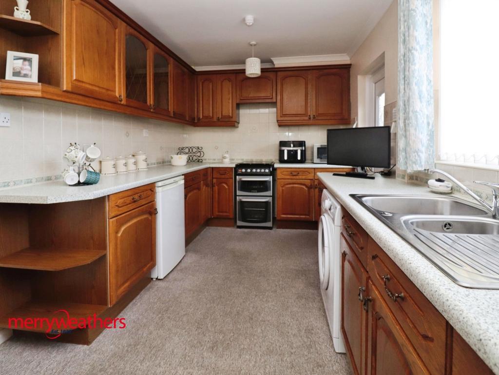 Dining kitchen