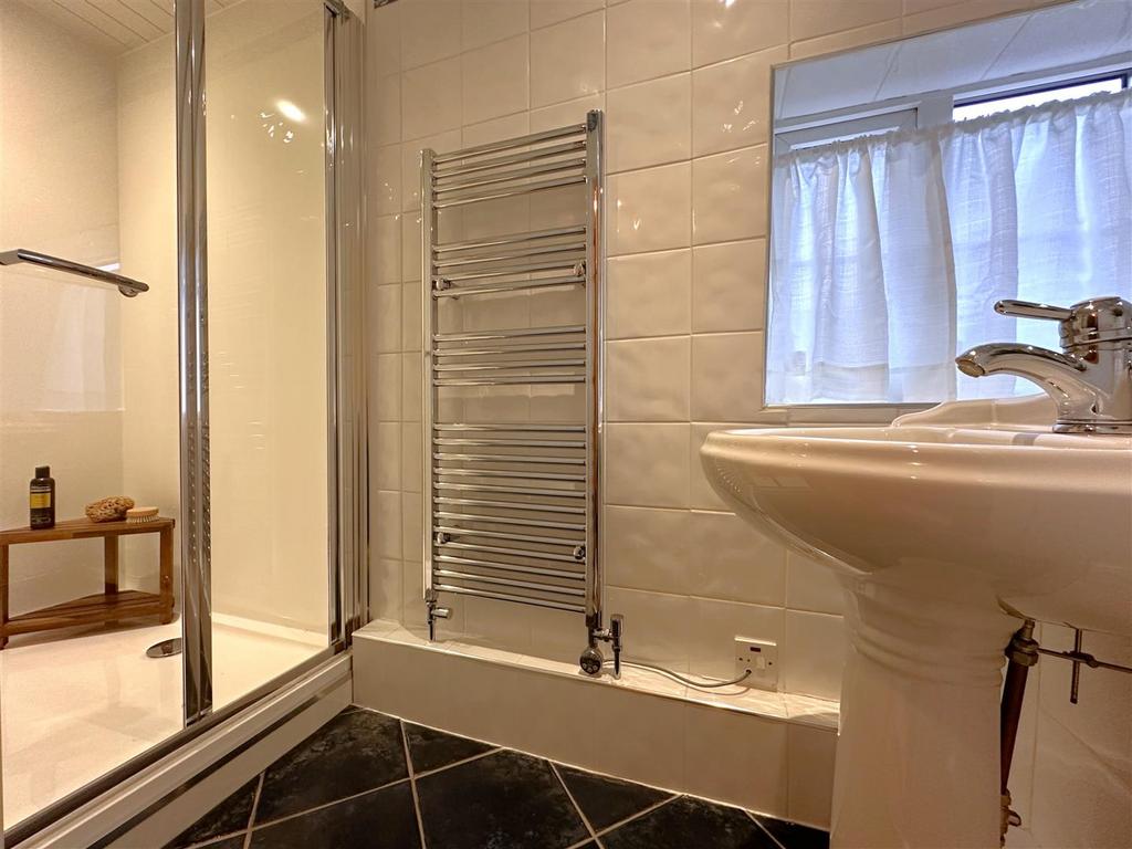 Modern Shower Room 686