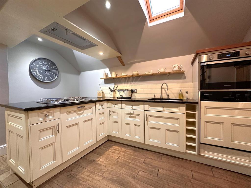Contemporary Kitchen 844