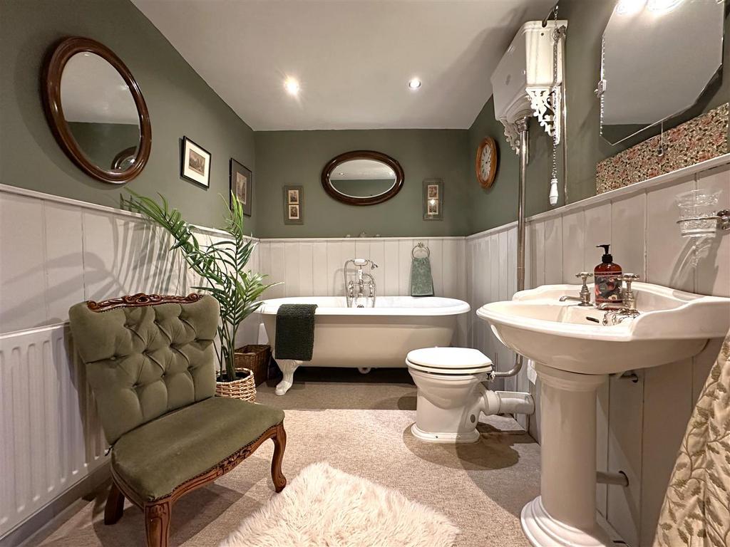 Lovely Bathroom 635