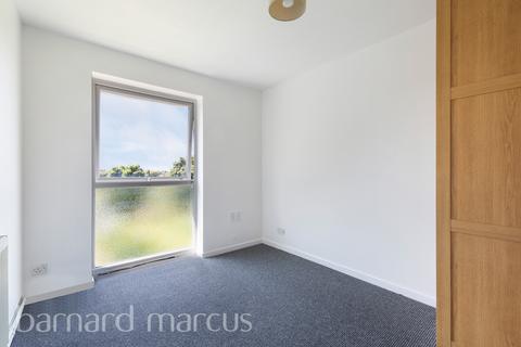 2 bedroom apartment to rent, Stanley Road, CARSHALTON