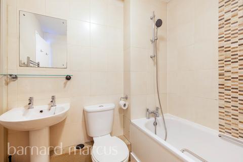 2 bedroom apartment to rent, Stanley Road, CARSHALTON