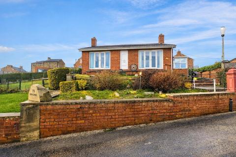 2 bedroom detached bungalow for sale, Old Heybeck Lane, Tingley, Wakefield