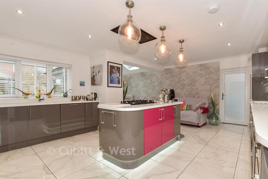 Kitchen/ Family Area