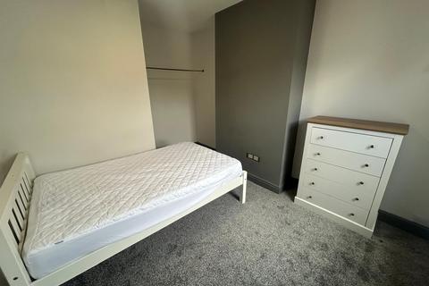 undefined, ., Lincoln, LN1