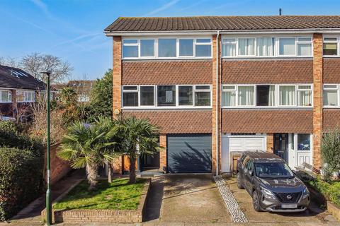 undefined, Willow Bank, Richmond TW10