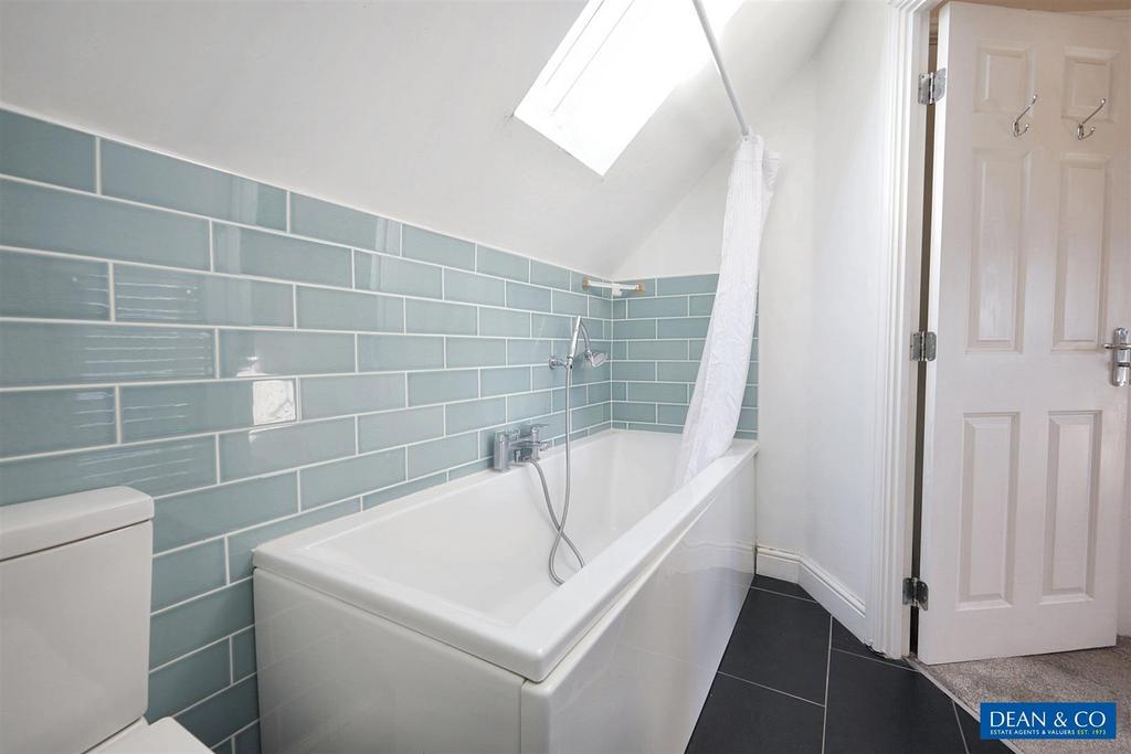 En suite bathroom