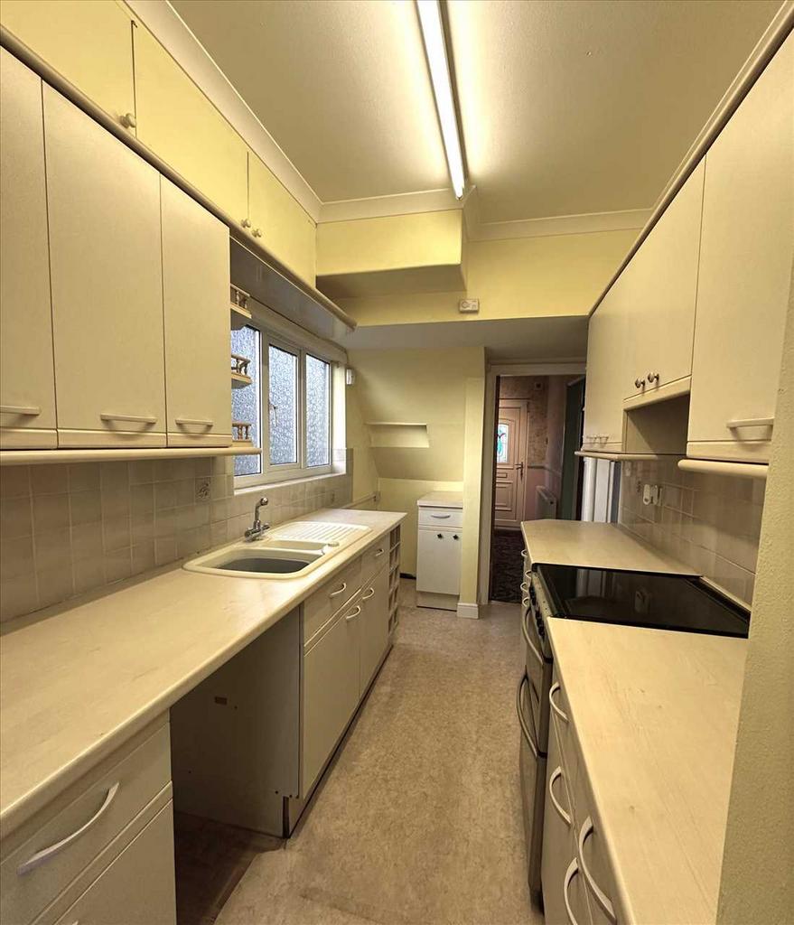 Kitchen: