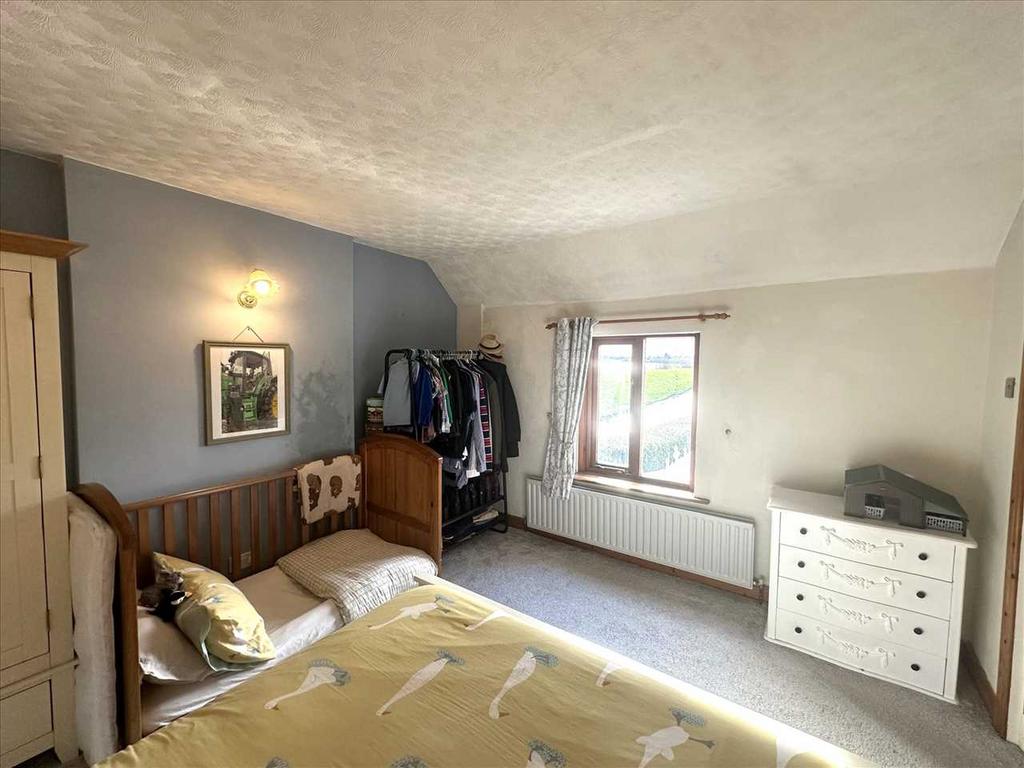 Bedroom 1: