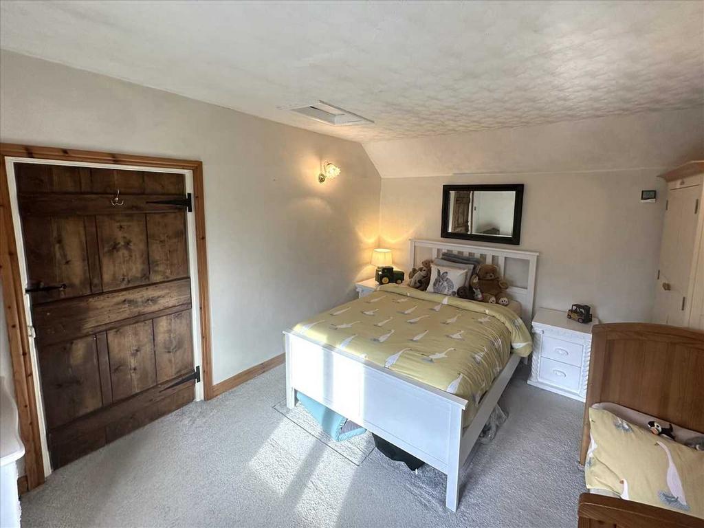 Bedroom 2: