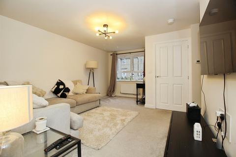 3 bedroom semi-detached house for sale, Reservoir View, East Ardsley, Wakefield