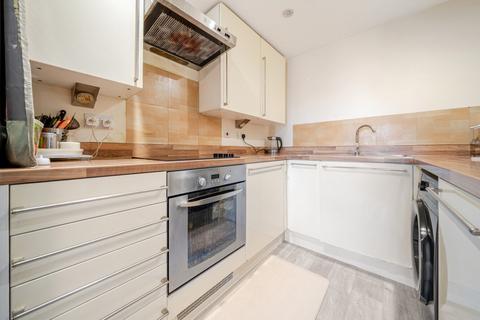 1 bedroom flat for sale, Greenview Drive, Raynes Park, London, SW20