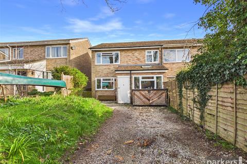 undefined, Pevensey Avenue, Reading RG4