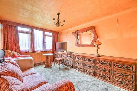 2 bedroom flat for sale, Comber Close, Dollis Hill, London, NW2