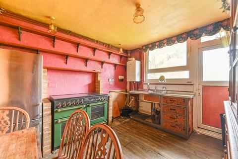 2 bedroom flat for sale, Comber Close, Dollis Hill, London, NW2