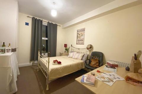 undefined, Ash Grove, Hyde Park LS6