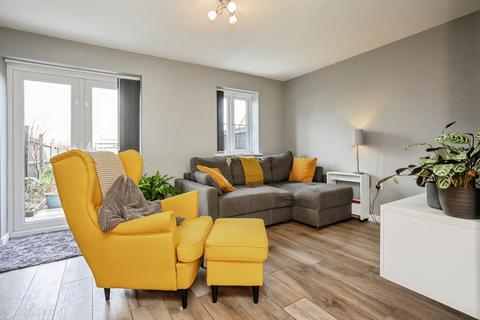 3 bedroom semi-detached house for sale, Snow Avenue, Leicester, LE8