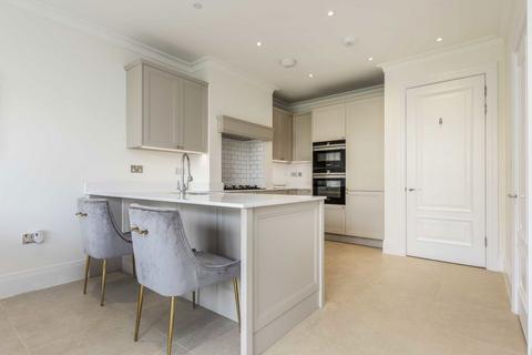 4 bedroom house to rent, Barrons Chase, Richmond TW10