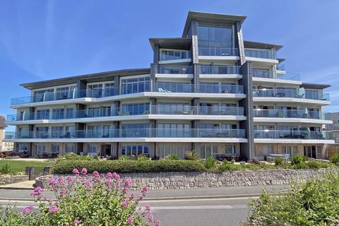 2 bedroom flat for sale, Lusty Glaze Road, Newquay, Cornwall