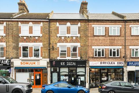 undefined, London Road, Twickenham TW1