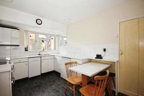 undefined, Foxes Way, Warwick