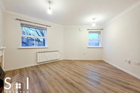 2 bedroom flat for sale, Staines Road West, Sunbury-on-thames, TW16 7BF