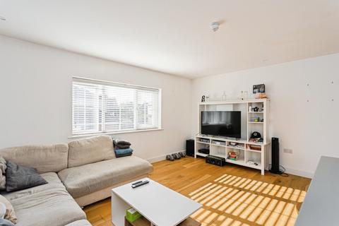 2 bedroom flat for sale, Franks Close, Burgess Hill