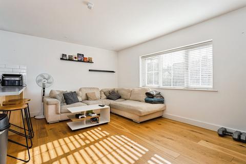2 bedroom flat for sale, Franks Close, Burgess Hill