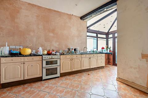 4 bedroom end of terrace house for sale, Commercial Street, Ystradgynlais SA9