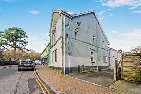 4 bedroom end of terrace house for sale, Commercial Street, Ystradgynlais SA9