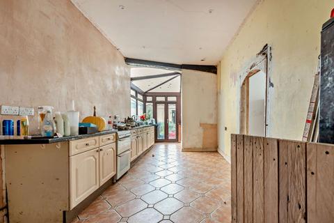 4 bedroom end of terrace house for sale, Commercial Street, Ystradgynlais SA9